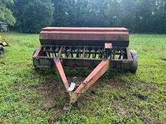 International 510 Disc Planter