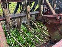 International 510 Disc Planter