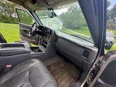 2004 Chevrolet K2500 4x4 Pickup Truck | 109,691 Miles | Farm Used | HAVE TITLE | VIN# 1GCHK29194E157961