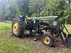 *Wrecked*John Deere Tractor