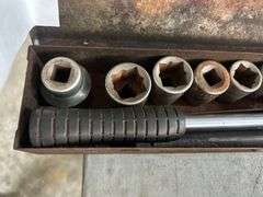 Breaker Bar and Sockets