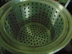 Large Alum. Pot w/Basket
