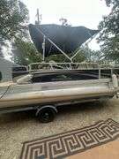 2011 Bennington Sports Edition 20' Pontoon Boat and Trailer Vessel#- ETW77640K112 W.C. MFG & Specialty Co V-1W7B22614C1001242