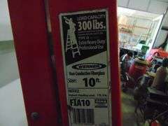 Warner 10' Fiberglass Ladder