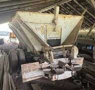 Fertilizer/Lime Spreader | Pull-Type Twin-Axel Trailer | PTO-Driven Twin-Disc Spreaders