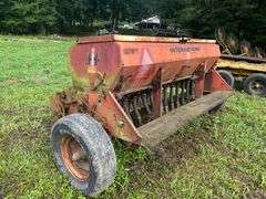 International 510 Disc Planter