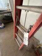 Louisville 16' Fiberglass Ladder