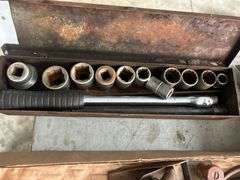 Breaker Bar and Sockets