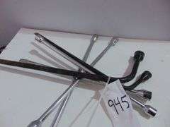 (2) 4 Way Lug Wrenches & (2) Single Lug Wrenches