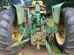 *Wrecked*John Deere Tractor