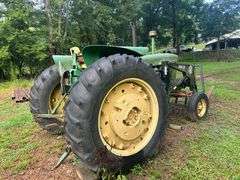 *Wrecked*John Deere Tractor