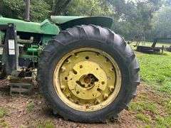 *Wrecked*John Deere Tractor
