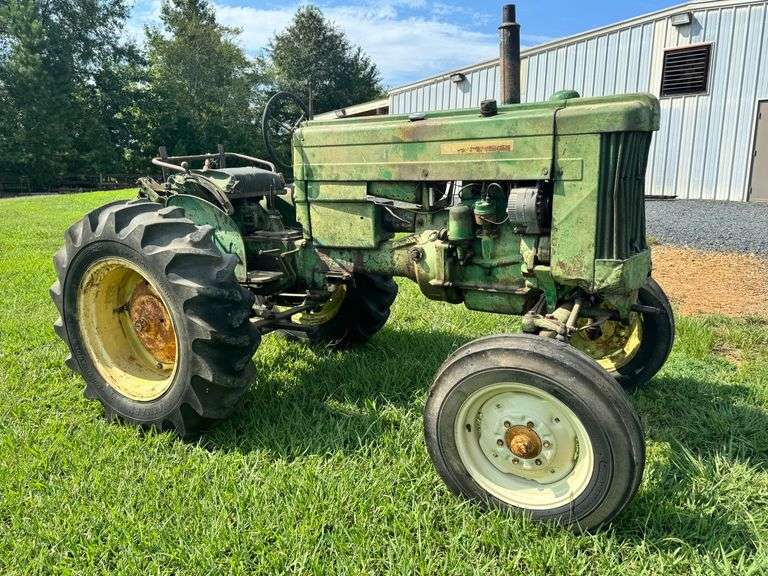 John Deere 40 Tractor, Model Range 1953 Through 1955 image