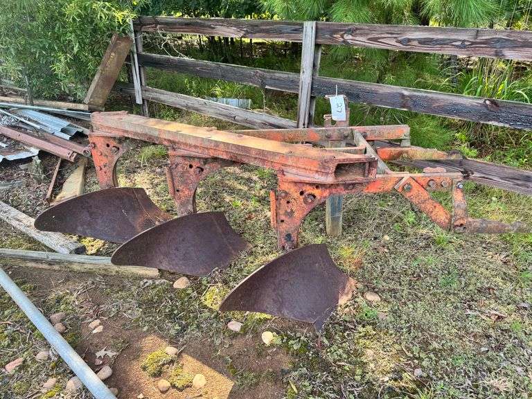 International 3 Point Bottom Plow image