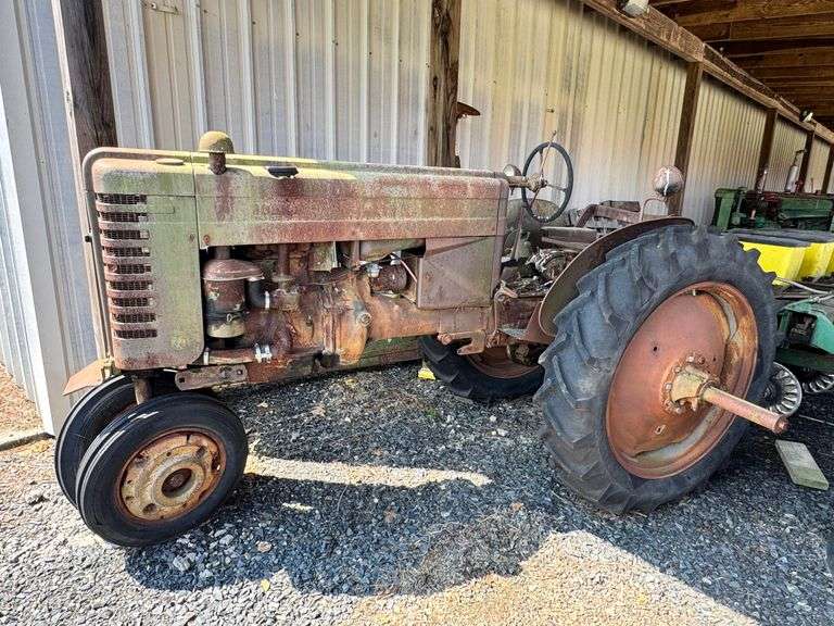 1950 John Deere Model MT Tractor image