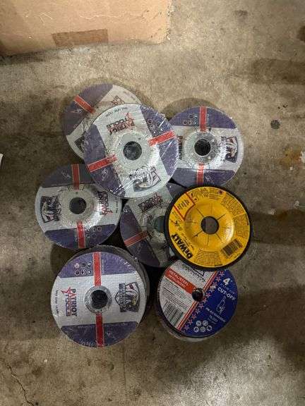 Large Assortment of Grinding and Cutting Discs