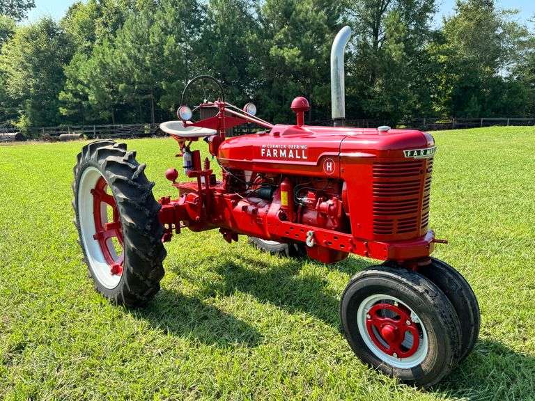 1941 McCormick Deering Farmall Model H Tractor image