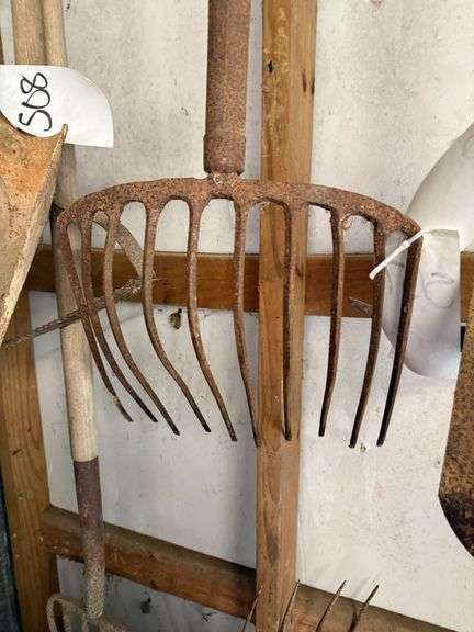 Wooden Handle Pitch Fork
