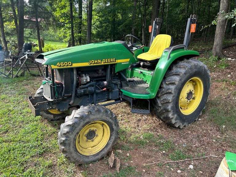 John Deere 4600 Tractor