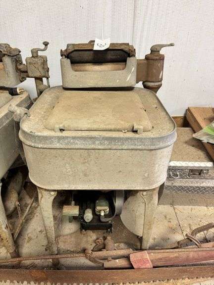 Vintage Maytag Model 32-L Dual Cylinder Gasoline Powered Washing Machine image