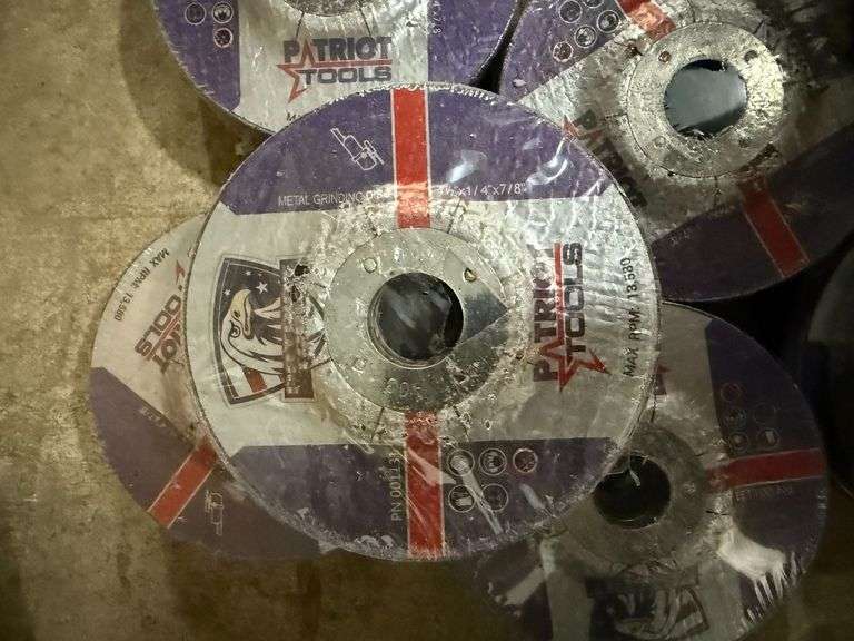 Large Assortment of Grinding and Cutting Discs