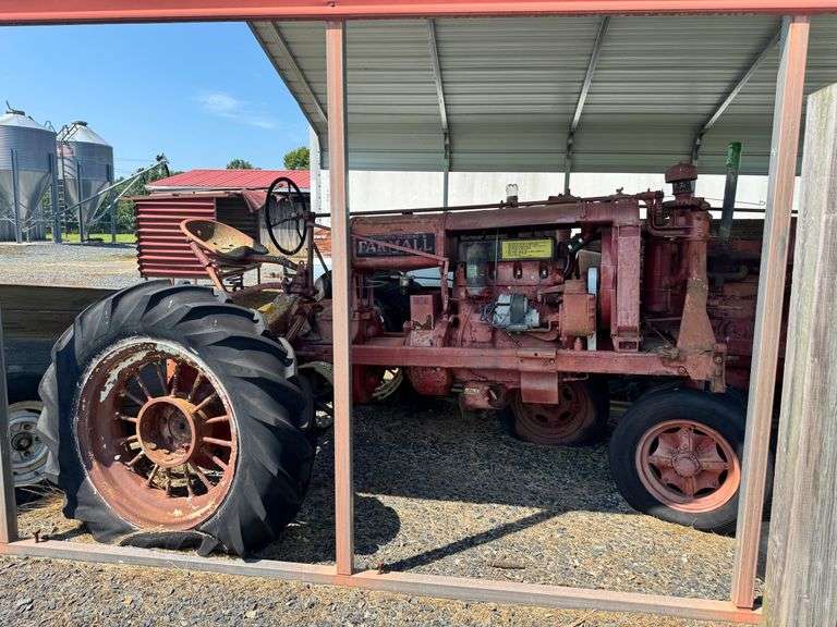 1930 Farmall McCormick Deering Regular Tractor image