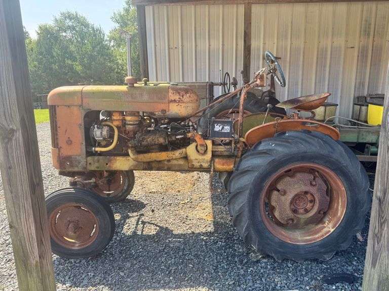 1955 Minneapolis Moline Model BG Tractor image