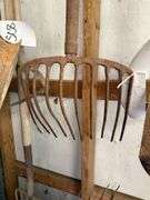 Wooden Handle Pitch Fork