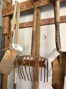 Wooden Handle Pitch Fork