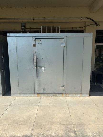 Master-Bilt Walk-In-Cooler