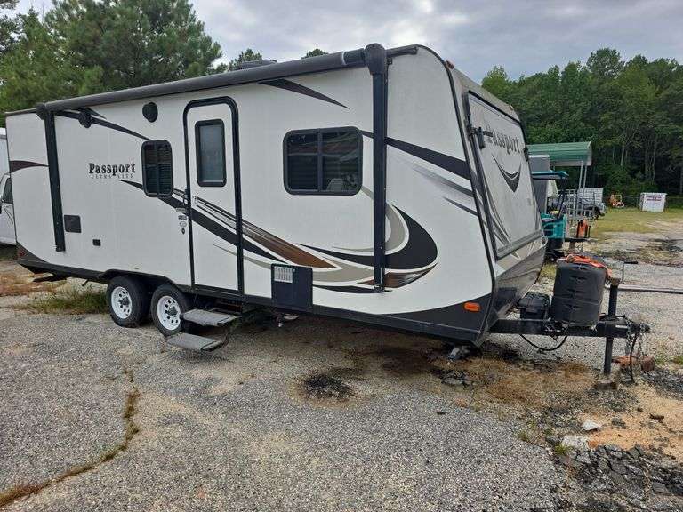 2017 Passport Ultra Lite 217EXP By Keystone Camper VIN#4YDT21726HT416758