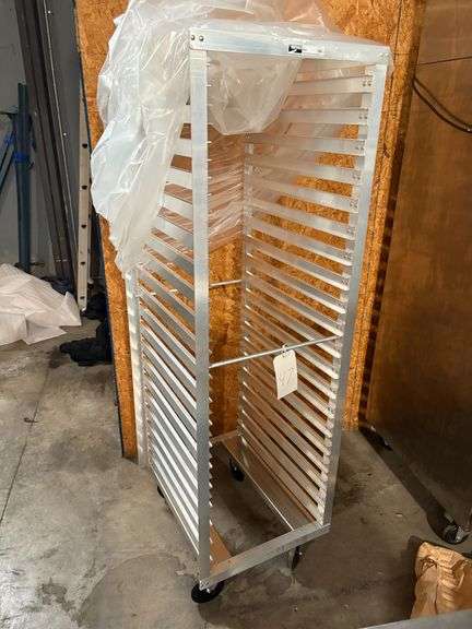 Metro RD13N 21 Inch Pass-Through Mobile Tray Rack