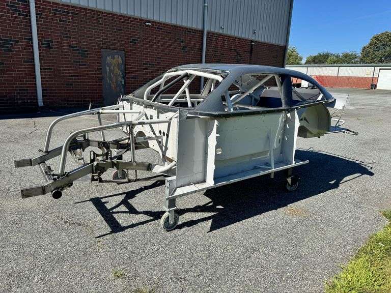 SHR 10 19 06 Chassis on Casters