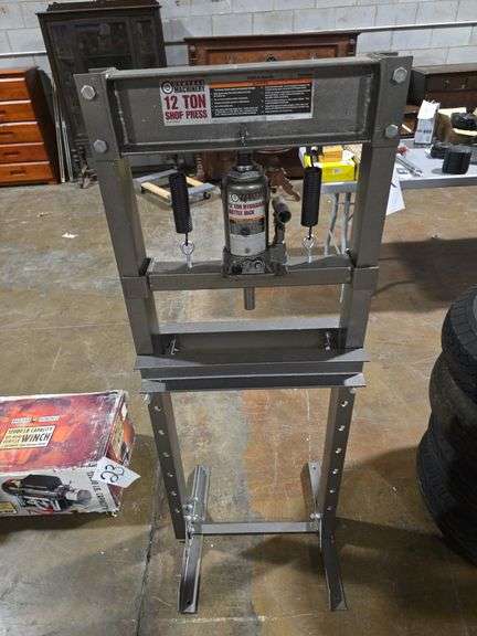 Central Machinery 12 Ton Shop Press