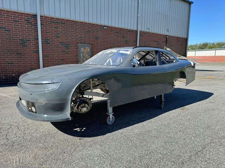 SHR 06 20 083 Chassis on Casters