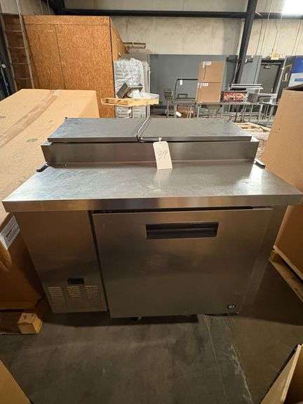 Hoshizaki 1 Door Refrigerated Pizza Prep Table