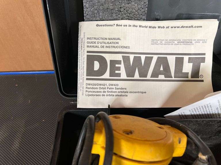 Dewalt Orbital Palm Sander 1