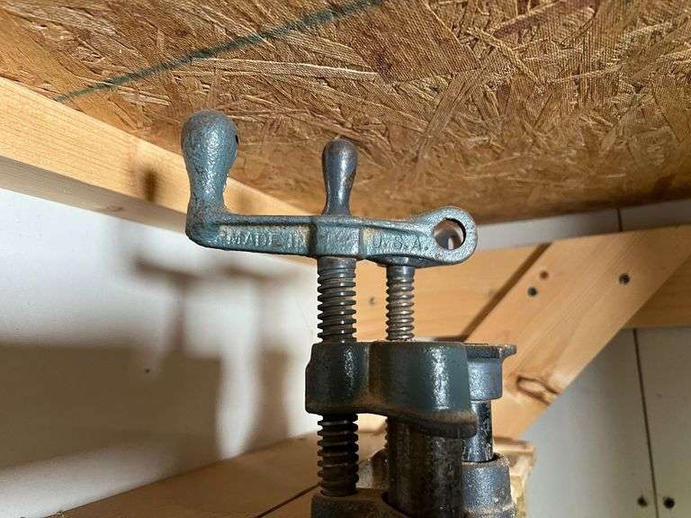 Lot of Pipe Clamps 2