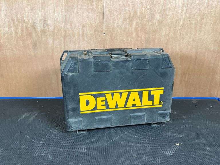 Dewalt Orbital Palm Sander 2