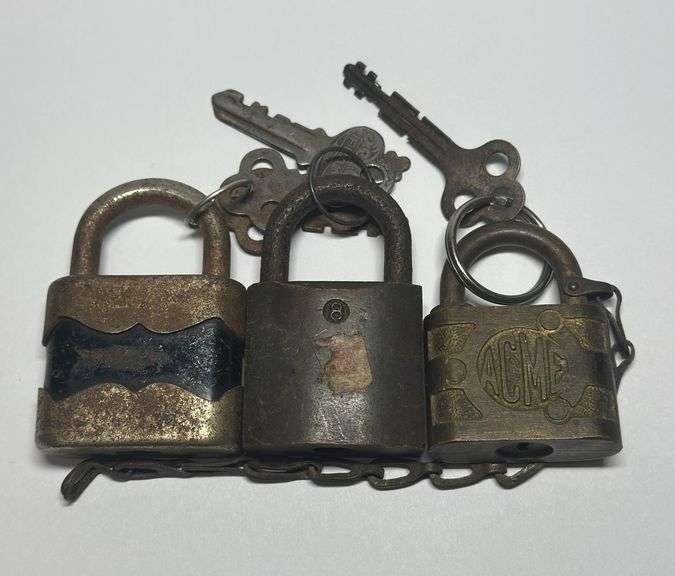 Lot of 3 Assorted Padlocks image