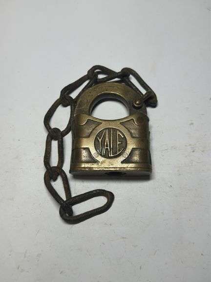 Yale Padlock with Chain image
