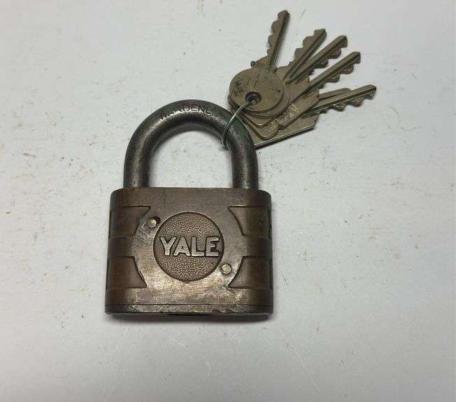 Yale Padlock with Keys image