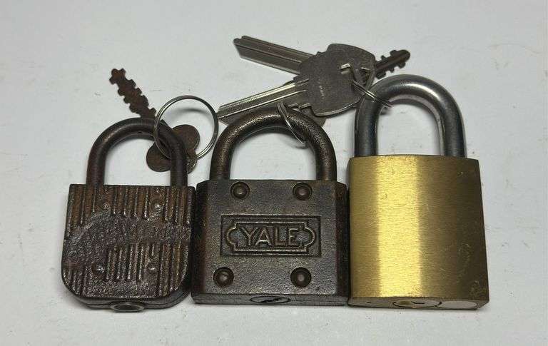 Lot of Three Padlocks Including Yale Lock image
