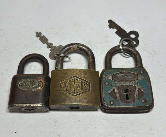Set of Three Assorted Padlocks with Keys image