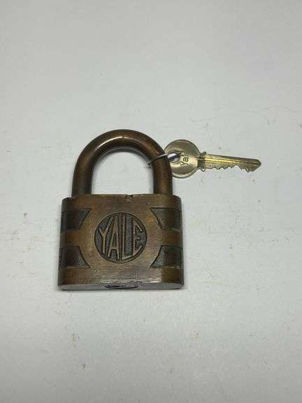 Yale Padlock with Key image