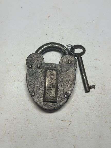 H.B. Hagy Heart Padlock With Key image