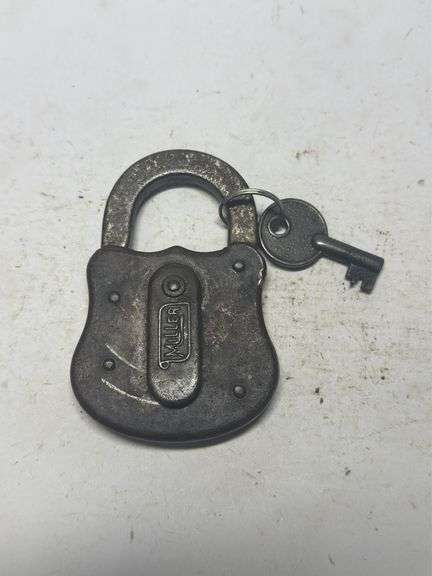 Miller Yale & Towne MFG CO. Padlock with Key image