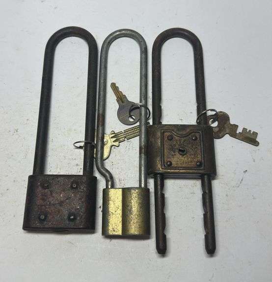 Group of 3 Padlocks - BCCO, Yale, and Unbranded image