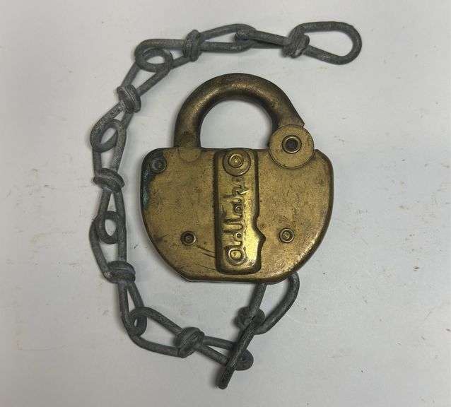 CNP Adlake Padlock with Chain image