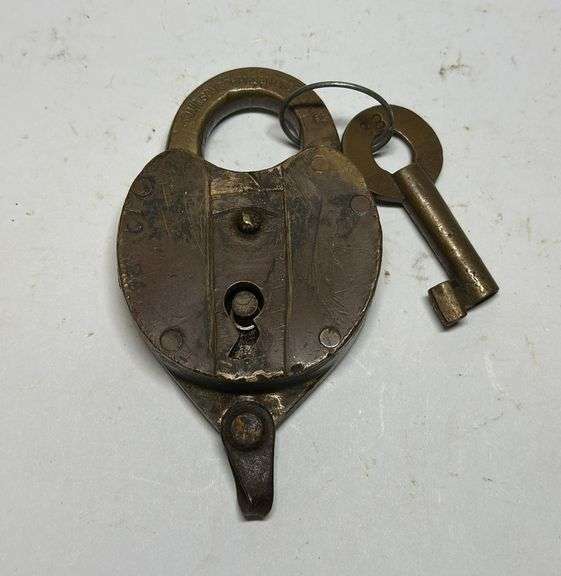 Heart Shaped Padlock with Key image